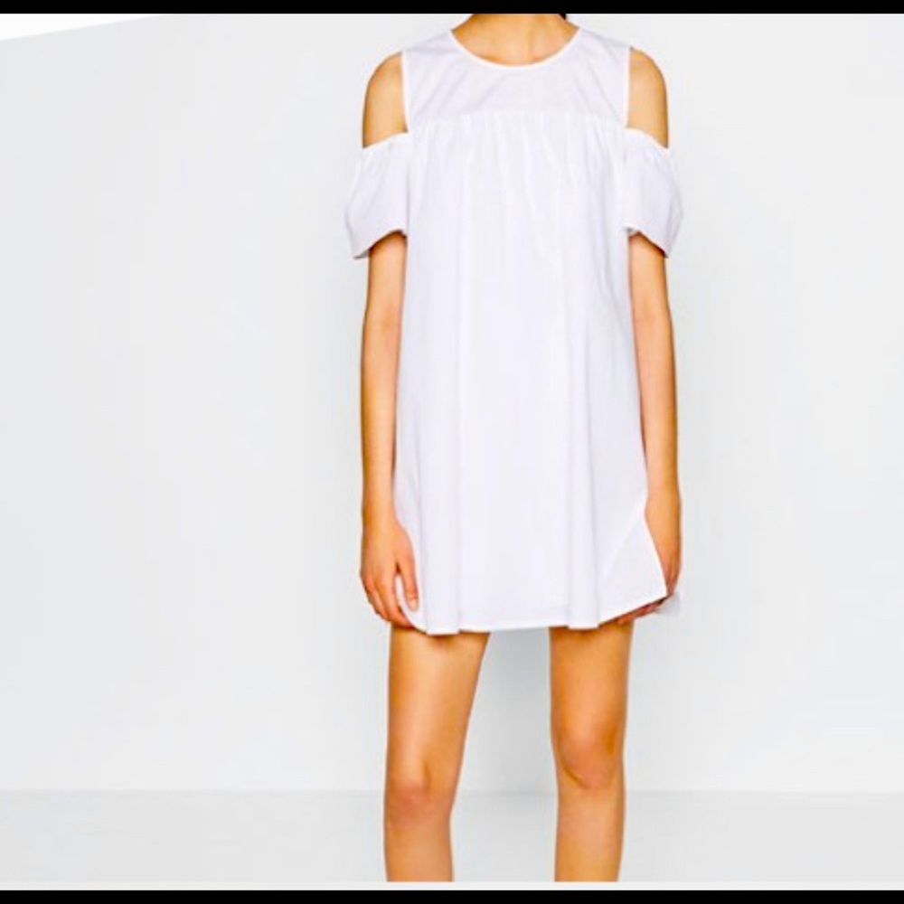 Zara White Romper/Dress shoulder cut out size xs